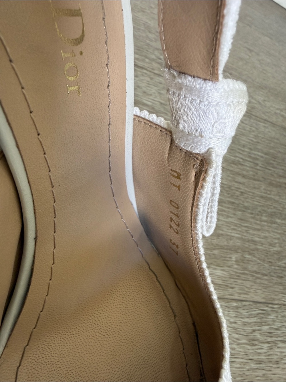 Christian Dior J’Adior White Embroidered Slingback Heels – Size 37 – Bridal - Picture 6 of 12